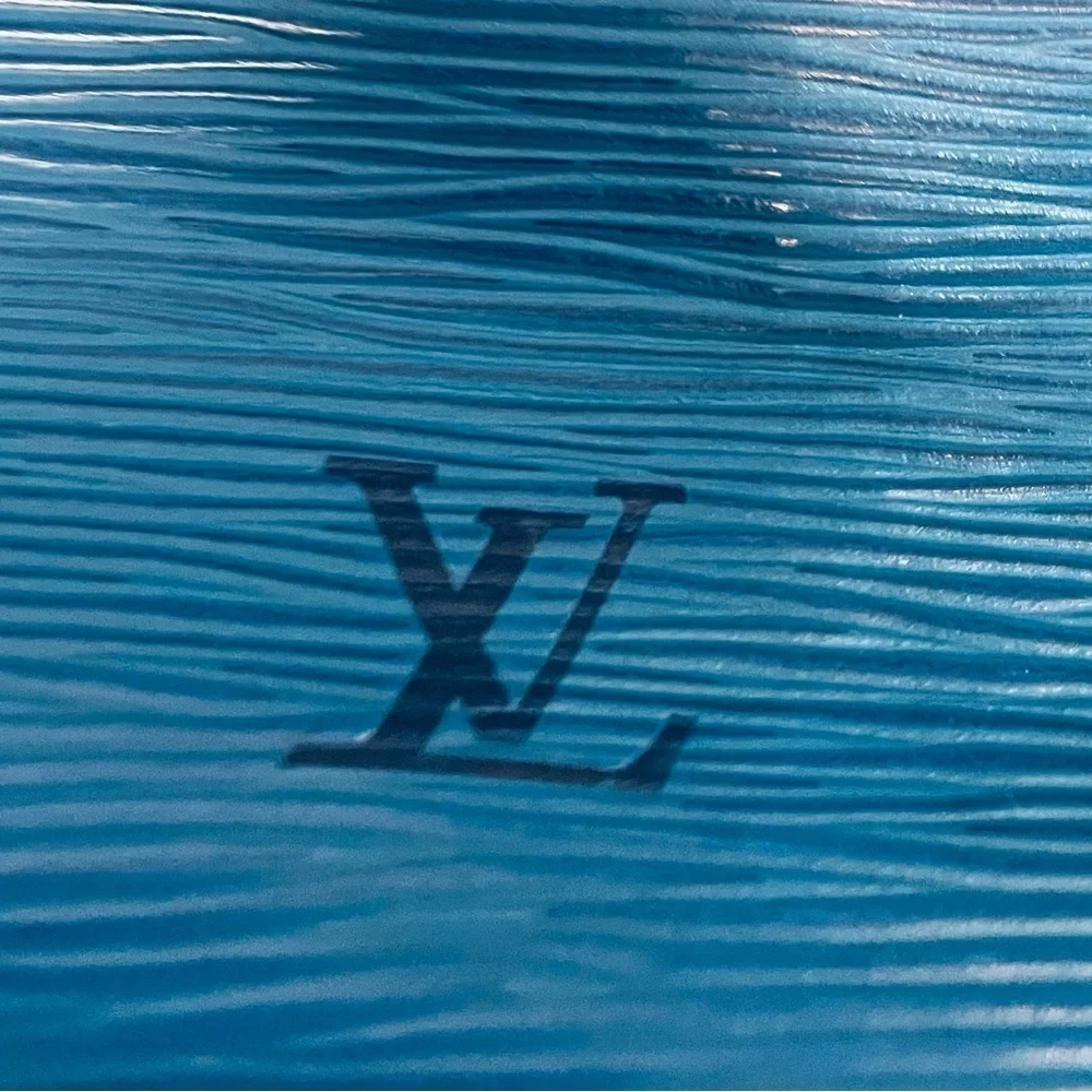 Louis Vuitton Blue Epi Petit Noe Leather Shoulder Bag Drawstring Close (lvb1)